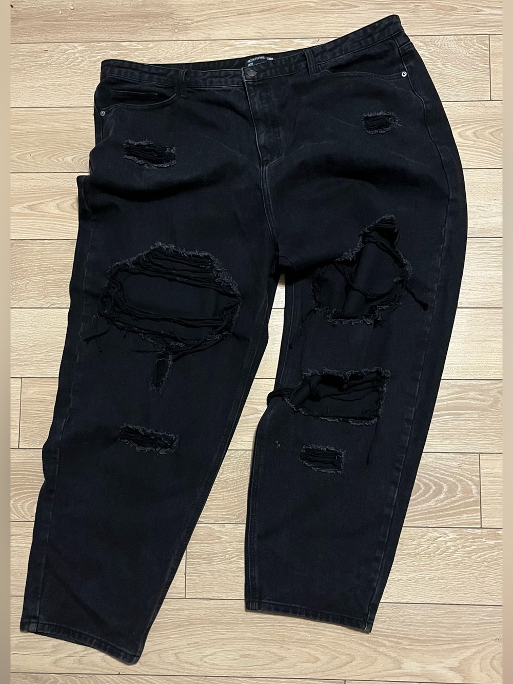 Women’s Black Distressed Ripped Jeans - Casual Loose Fit